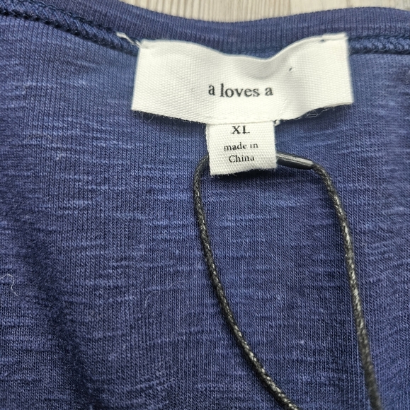 A Loves A NEW Navy Blue Tshirt Women's XL Cotton Blend - Picture 2 of 8
